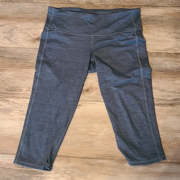 Athleta crop legging - Picture 1 of 3